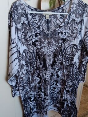 ONE WORLD Black & White Paisley V-Neck Tunic with Bead Accents 2x